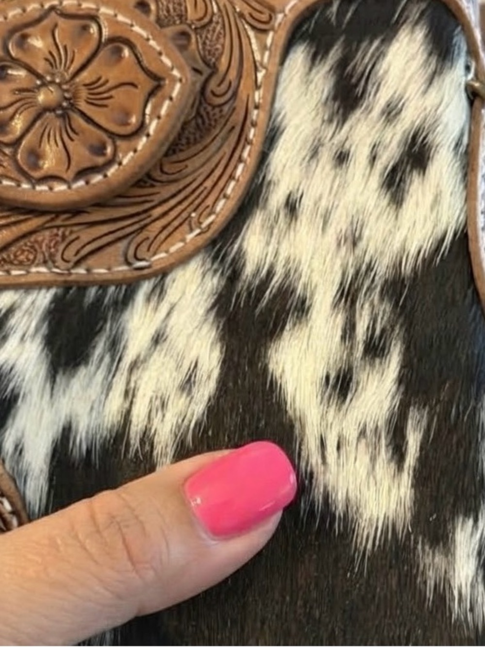 🤠  Sensational Myra Bag Hand-Tooled Leather & Cowhide Wristlet Wallet! 4"x 8" - Picture 9 of 11